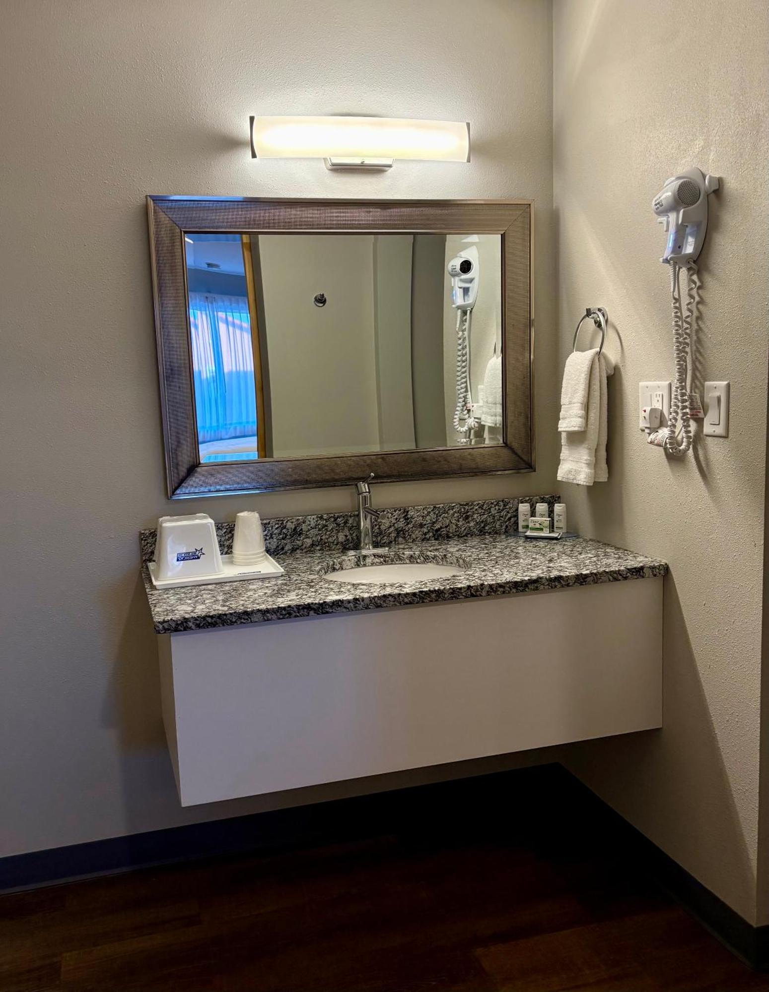Americas Best Value Inn Wall Kültér fotó